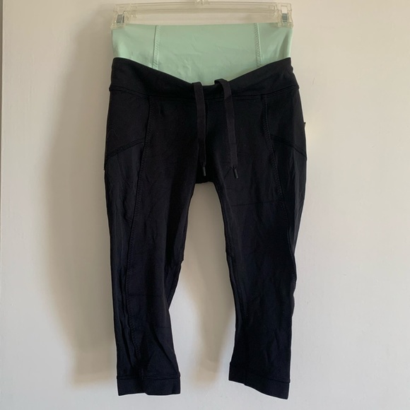 lululemon athletica Pants - Lululemon Athletica Foldable Waistband Black/Mint Green Invert Crop size XS/S